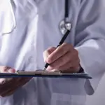 Опасность ишемического инсульта и онемение лица как повод для госпитализации