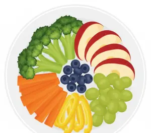 нарезанные свежие фрукты и овощи